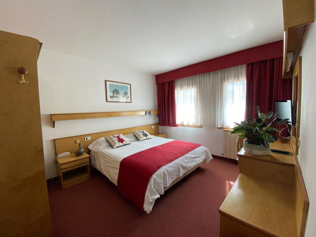 Grand Hotel Miramonti Passo del Tonale Habitación foto